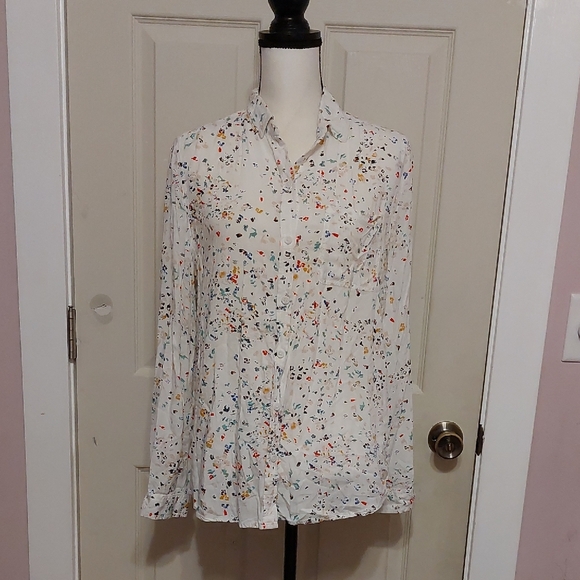 beachlunchlounge Tops - BeachLunchLounge Multicolor Abstract Print Long Sleeve Button Front Shirt Size M